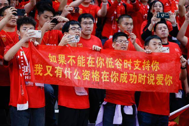 新华社：李梦当选亚洲年度最佳女子篮球运动员