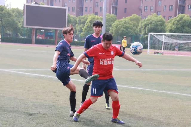西甲-莱万梅开二度佩德里破门 巴萨5-1塞维利亚